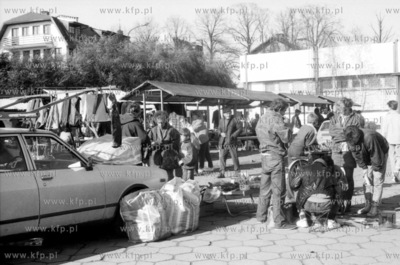 Targowisko w Kartuzach na Kaszubach. 14.10.1990 2pazdziernik90_z.kosycarz_p18...