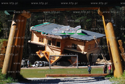 Szymbark. Centrum Edukacji i Promocji Regionu. Nz....