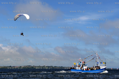Morska Pielgrzymka Rybakow na lodziach na odpust sw....