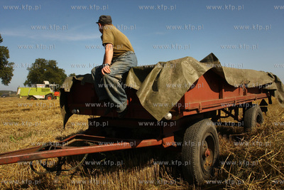 Chwaszczyno. Pierwszy tydzien zniw.  07.08.2009  fot....