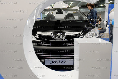 Trojmiejskie Targi Motoryzacyjne w hali wystawienniczej...