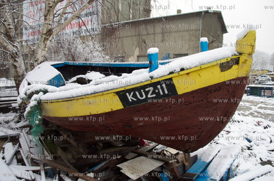 Port morski w Ustce pokryty pierwszym sniegiem.27.11.2010Fot....