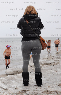 Plaza w Gdyni Redlowie. Klub Morsow Gdynskich przywital...