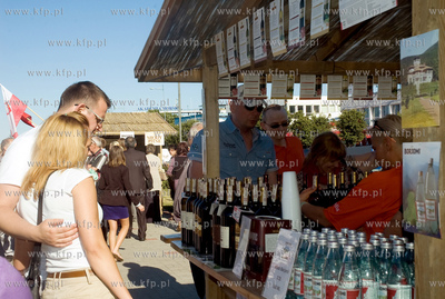 Gdynia. Skwer Kosciuszki. Targi Wina i Sery.
26.06.2011
fot....