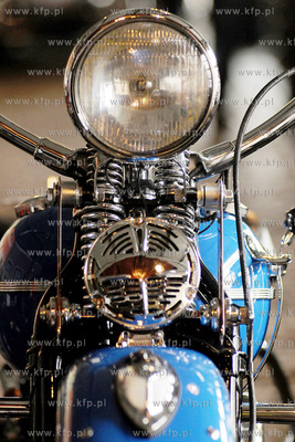 Prezentacja nowoodrestaurowanego mootcykla Harley -...