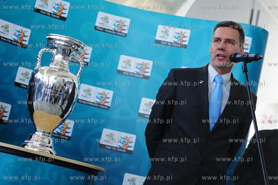 Gdansk. Przylot Pucharu EURO 2012 na gdanskie lotnisko...