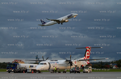 Gdansk, Rebiechowo. Nz. Dash Q400 Eurolot.dash

12.09.2012...