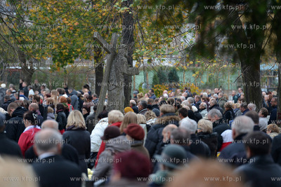 Dzien Wszystkich Swietych na cmentarzu parafialnym...