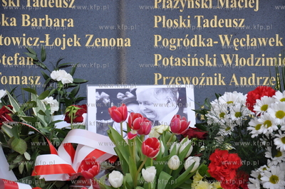 Koscierzyna - pamiatkowa tablica poswiecona ofiarom...