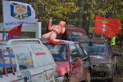 ZYWE TRUPY GRASOWAŁY W KOLIBKACH. Kolejna 14. juz...