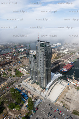 Gdynia we mgle 19.05.2009 fot. Kacper Kowalski / KFP...