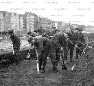 Budowa Al.. Leningradzkiej w Gdansku, dzisiaj Podwale...