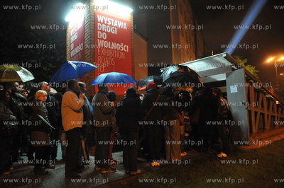 Noc Muzeow w Gdansku. Wystawa Drogi do Wolnosci. Kolejka...