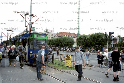 Tramwaj na przystanku w Gdansku Wrzeszczu na al. Grunwaldzkiej...