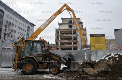Gdansk Wrzeszcz. Wyburzanie domu towarowego Neptun,...