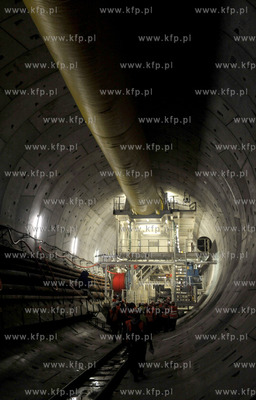 Zwiedzanie 400 m tunelu wierconego przez maszyne TBM...