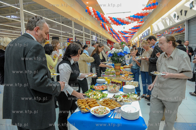 Gdańsk Chełm. Urocztość otwarcia supermarketu Tesco...