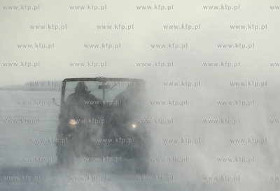 Katy Rybackie. Zamarzniety Zalew Wislany.24.01.2010fot....