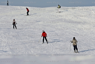 Stok narciarski w Trzepowie w okolicach Przywidza.
28.01.2012
fot....