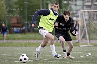 Gdansk Zaspa. Pilkarski turniej dzikich druzyn Do przerwy...