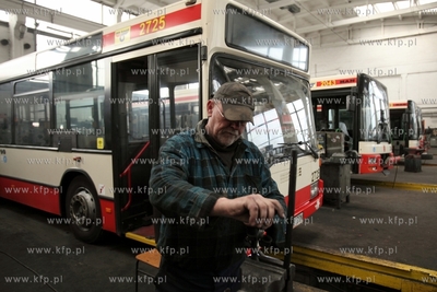 Zajezdnia autobusowa ZKM przy ul. Hallera w Gdańsku.
13.03.2015
fot....