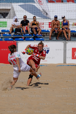 Rozgrywki piłki plażowej na Stadionie Letnim na plaży...