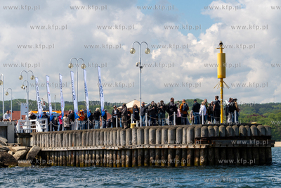 Sopot. Parada i wyścigi katamaranów przy sopockim...
