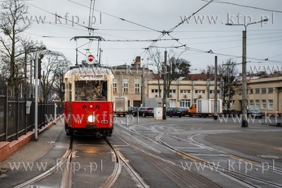 Gdańsk. Świąteczny tramwaj  - Konstal N z 1952r...