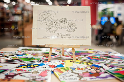 Gdansk. Biblioteka Manhattan w CH Manhattan. Kolekcja...