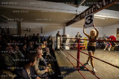 Klub bokserski Ring3city na terenie stoczni gdanskiej....