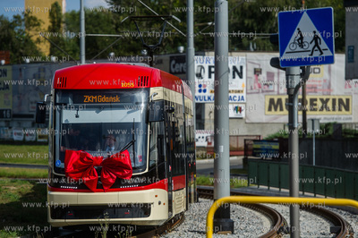 Gdansk. PIerwszy, probny przejazd nowo wybudowana linia...