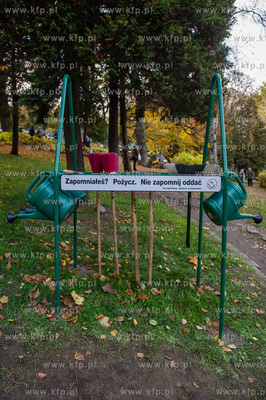 Gdansk. Cmentarz Garnizonowy. Dzien Wszystkich Swietych.
01.11.2015
fot....