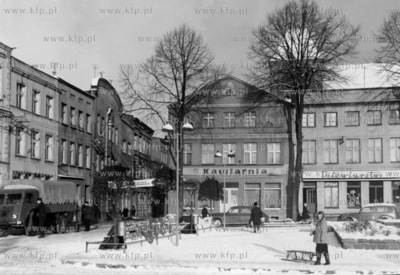 Plac Wolnosci poznie Rynek w Pucku na Kaszubach. 12.1965odb_13_08_02Fot....