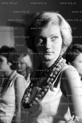 Pokaz sztucznej bizuterii Jablonexu w Klubie Funduszu...