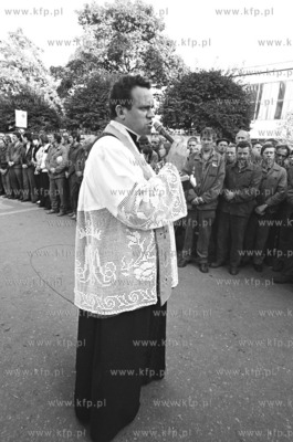 Strajk w Stoczni Gdańskiej im. Lenina Nz. ks. Henryk...