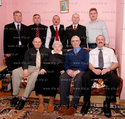 Agnieszka i Konrad Piplowscy z synami Janem (po lewej)...