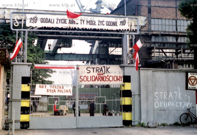 Brama nr 1 Stoczni Gdanskiej im. Lenina podczas strajku...