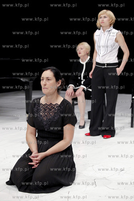 Gdansk. Teatr Wybrzeze. Prapremiera powiesci Marius...