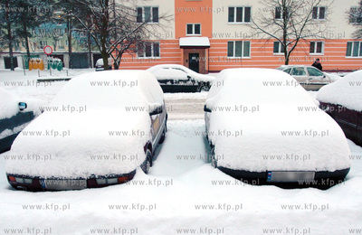 Ustka, zasypane sniegiem samochody.
08.01.2010
Fot....