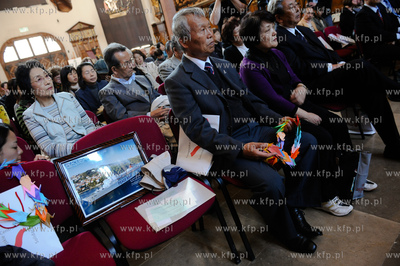 Gdansk Dwor Artusa. Grupa Japonczykow zrzeszonych w...