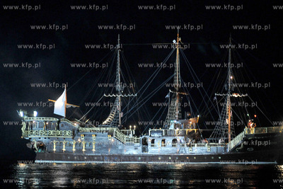 Plaza z Gdyni Srodmiesciu. Towarzyszace imprezie Beach...