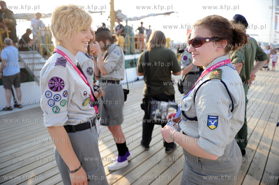 Sopot. Do sopockiej mariny wplynal Zawisza Czarny,...