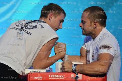 W ostatnim dniu odbywajacych sie w Hali Sportowo -...