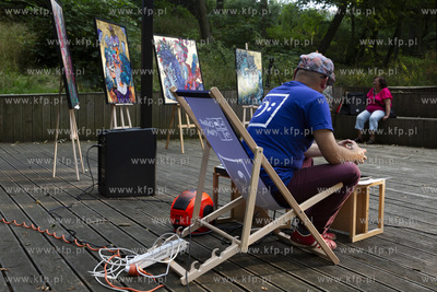 Amfiteatr w parku w Wojanowie. Otwarcie wystawy pochodzącego...