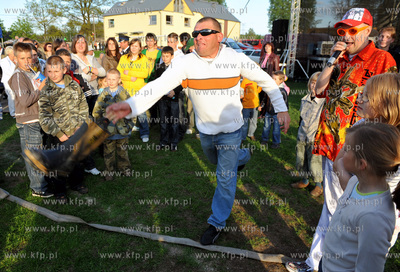 Po otwarciu nowej remizy OSP w Sulminie i poswieceniu...