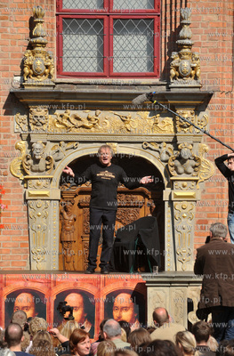 Gdansk. Dlugi Targ. Happening pt Aktorzy Przyjechali...