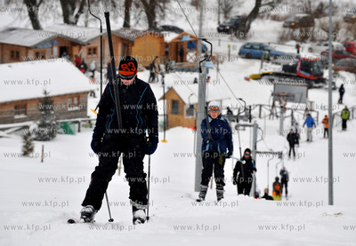 Stok narciarski w Przywidzu na Kaszubach. Na miejscu...