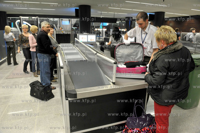 Pierwszy dzien funkcjonowania nowego terminalu T2 gdańskiego...