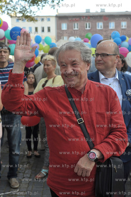 10 festyn i akcja charytatywna Zeszyt dla ucznia na...