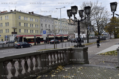 Gdańsk Wrzeszcz. Aleja Gruwaldzka i tramwaj widziane...